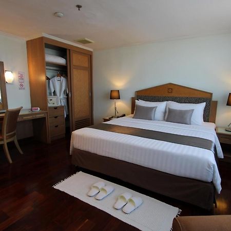 Grand Tower Inn Rama 6 Bangkok Buitenkant foto
