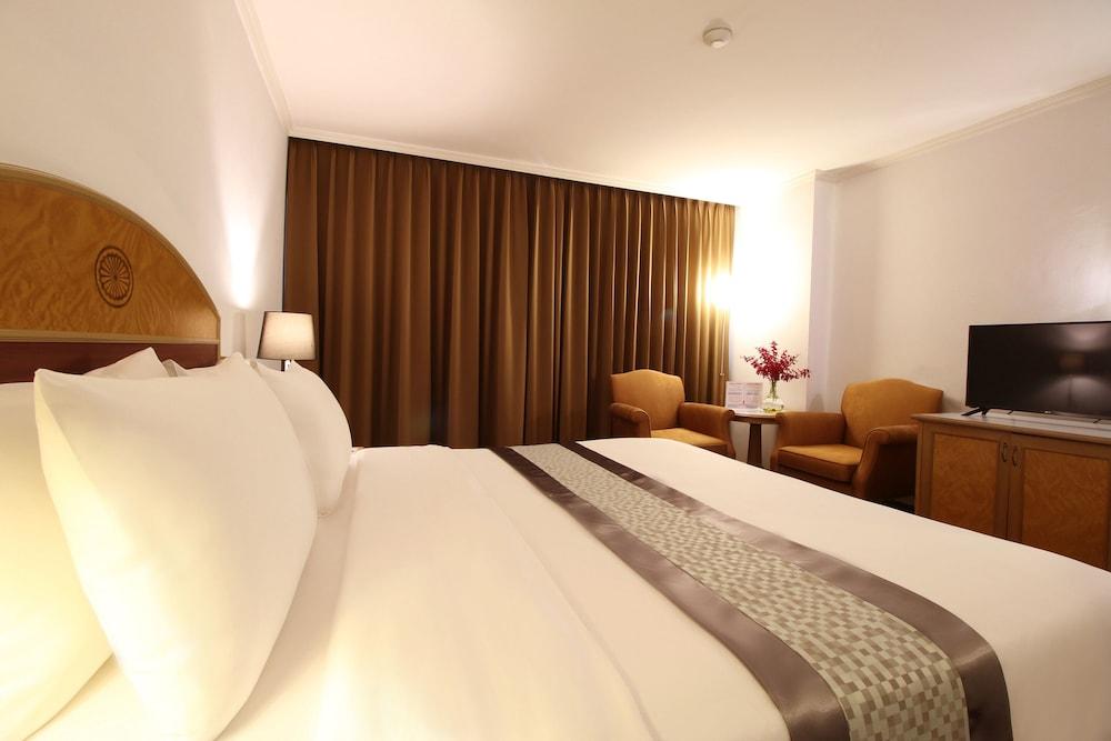 Grand Tower Inn Rama 6 Bangkok Buitenkant foto