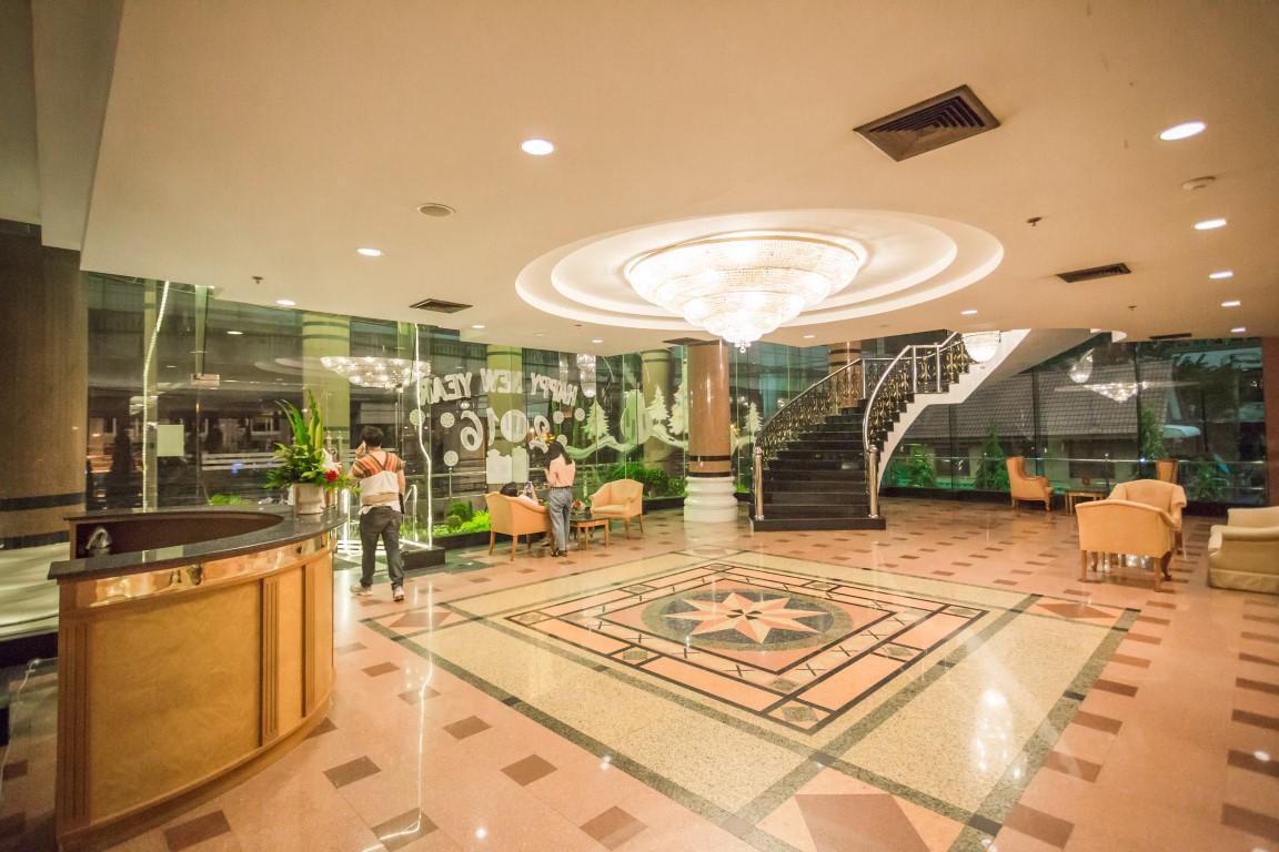 Grand Tower Inn Rama 6 Bangkok Buitenkant foto