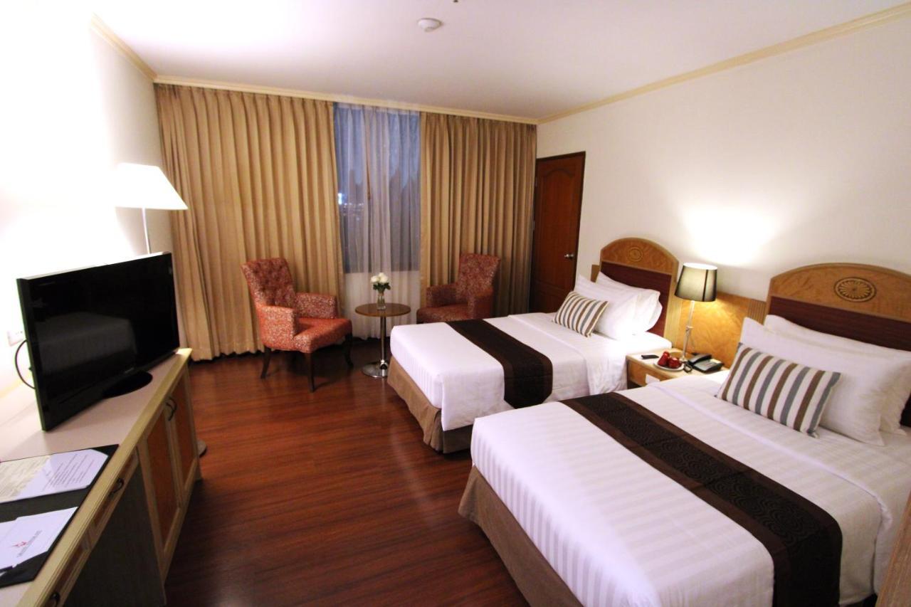 Grand Tower Inn Rama 6 Bangkok Buitenkant foto