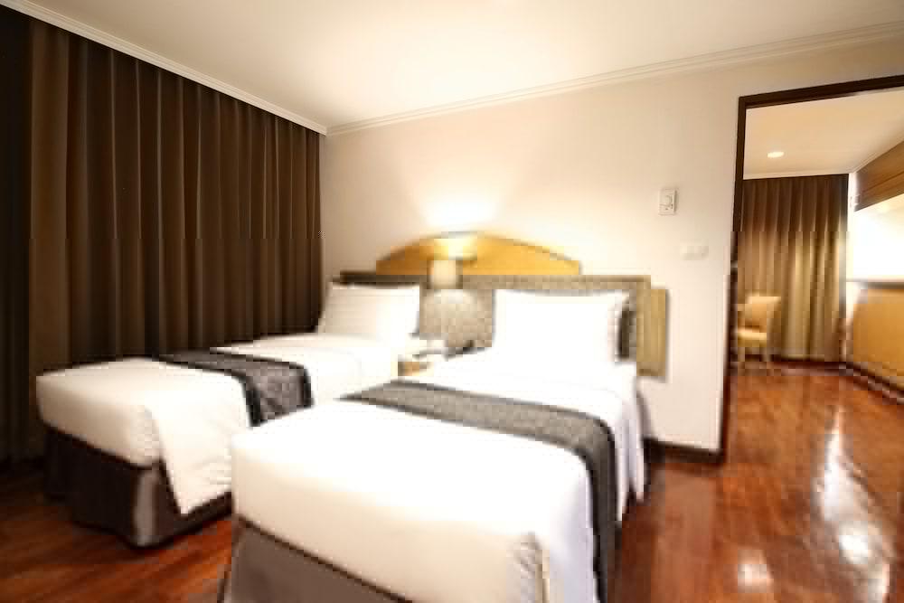 Grand Tower Inn Rama 6 Bangkok Buitenkant foto