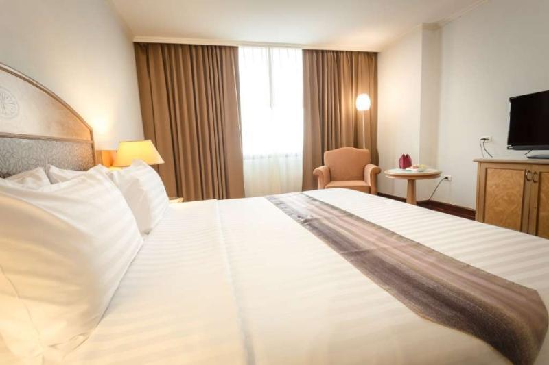 Grand Tower Inn Rama 6 Bangkok Buitenkant foto